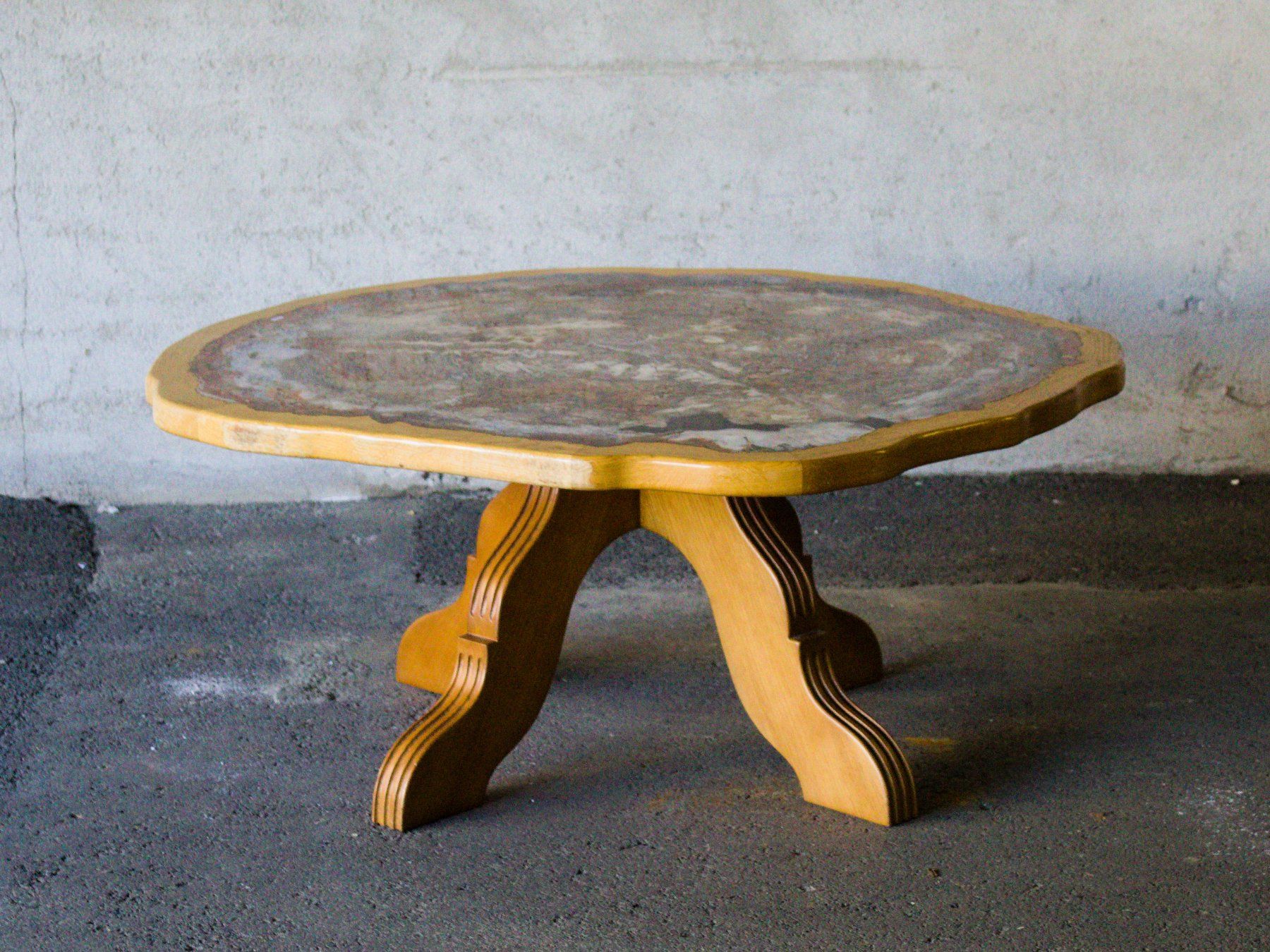 Tavoli: Table basse en bois pétrifié – Usato da Les Mayens-de-Sion venduto da valbroc