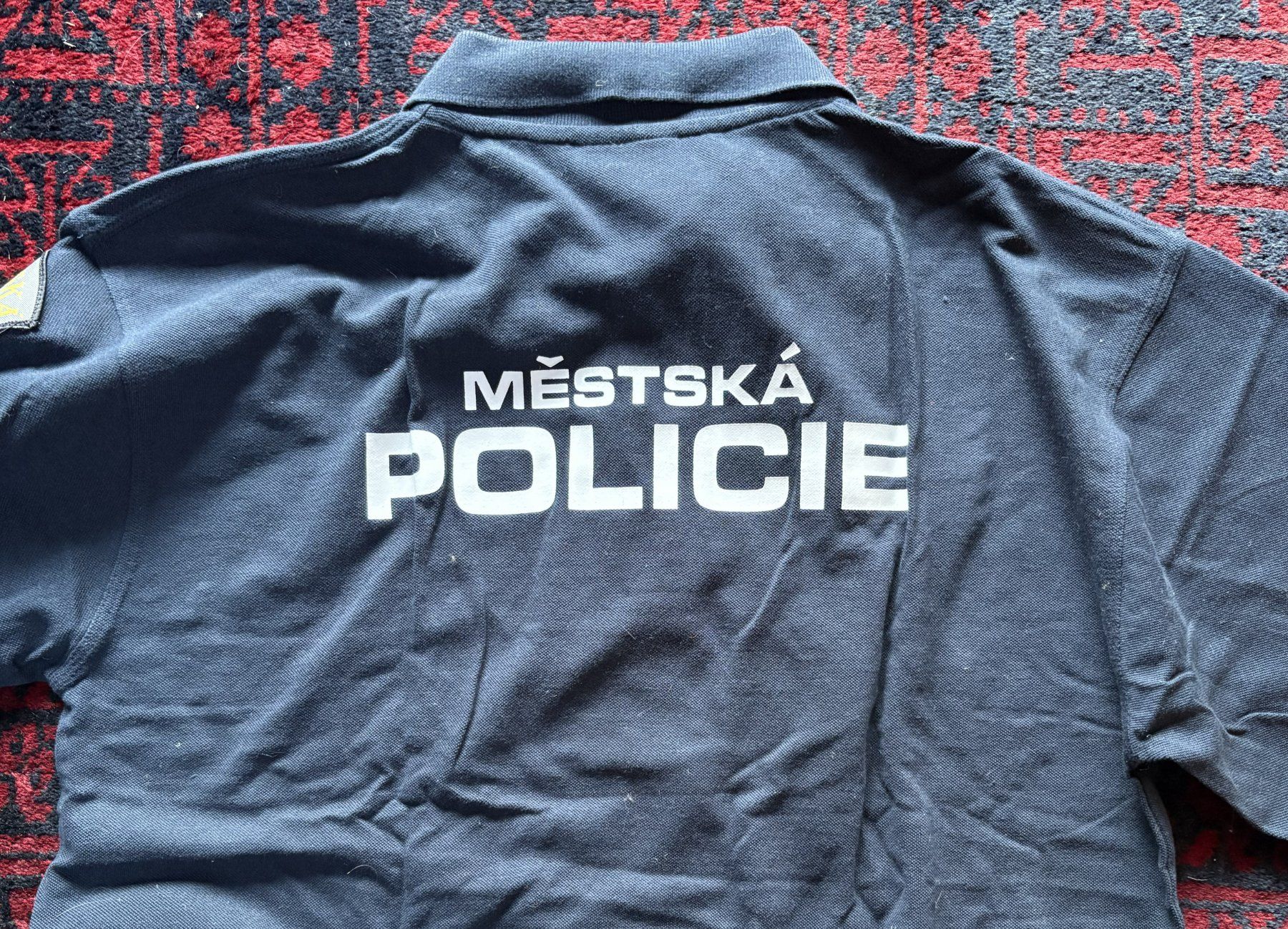Uniformi: Polo-Shirt Polizei Prag – Usato da Volketswil venduto da zwitsch33 3