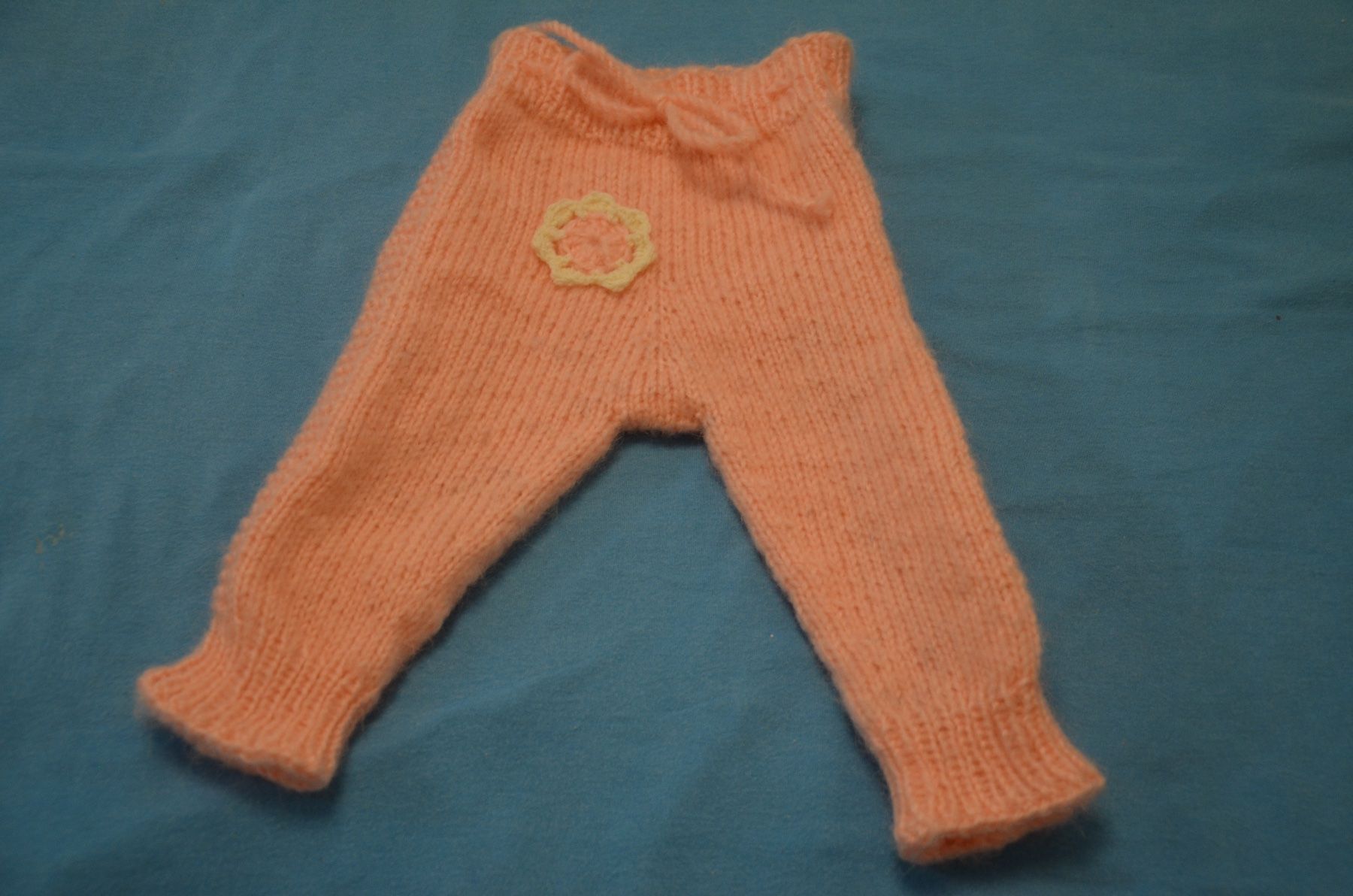 Pantaloni: TAILLE 68 - HOSE NEU - HANDARBEIT – Nuovo e nell'imballaggio originale da Chiasso venduto da Dolly015