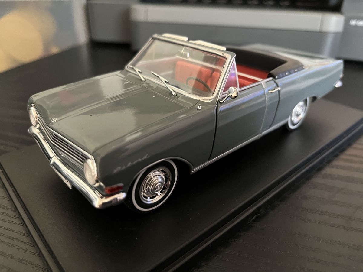 Opel Modellini d'auto: Opel Rekord Cabriolet.  1:24 – Nuovo (secondo la descrizione) da Rümlang venduto da Papamoll4