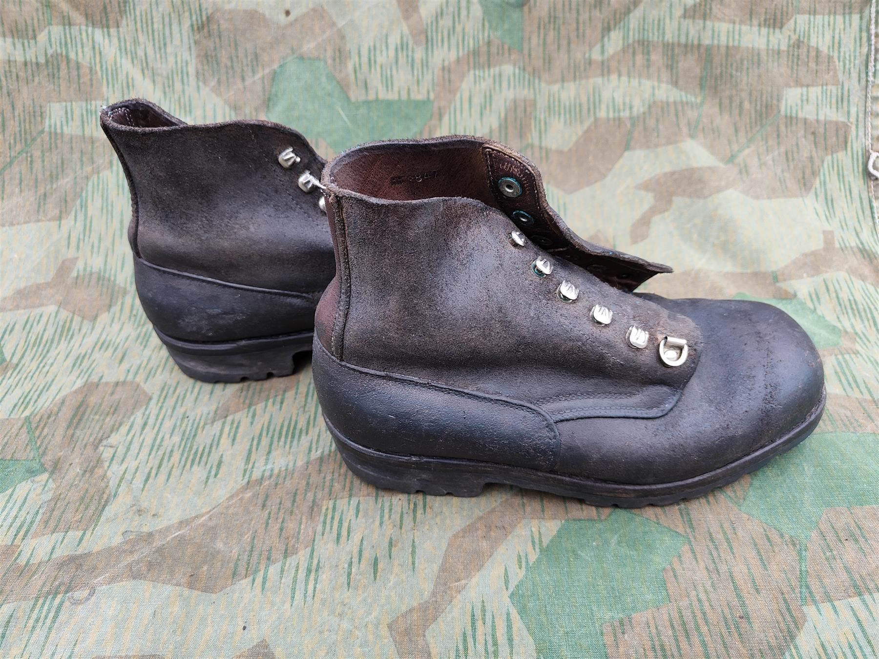 Scarpe da donna: Bergschuhe Mod. 1970, Grösse 26.5 6 – Usato da Bauma venduto da SwissMilitaria 4