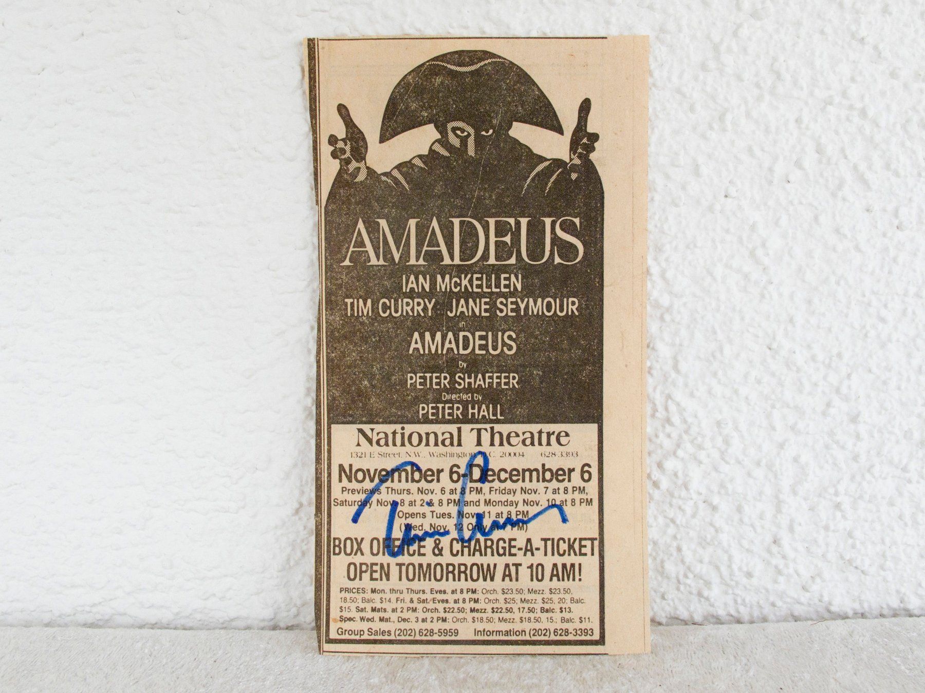 Autografi: TIM CURRY Autogramm Newspaper Clipping Amadeus – Usato da Blauen venduto da wosonst
