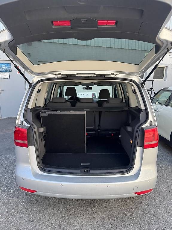 Automobili: VW TOURAN 7 PLATZ ab MFK  – Usato da Chur venduto da Cardinal1 1