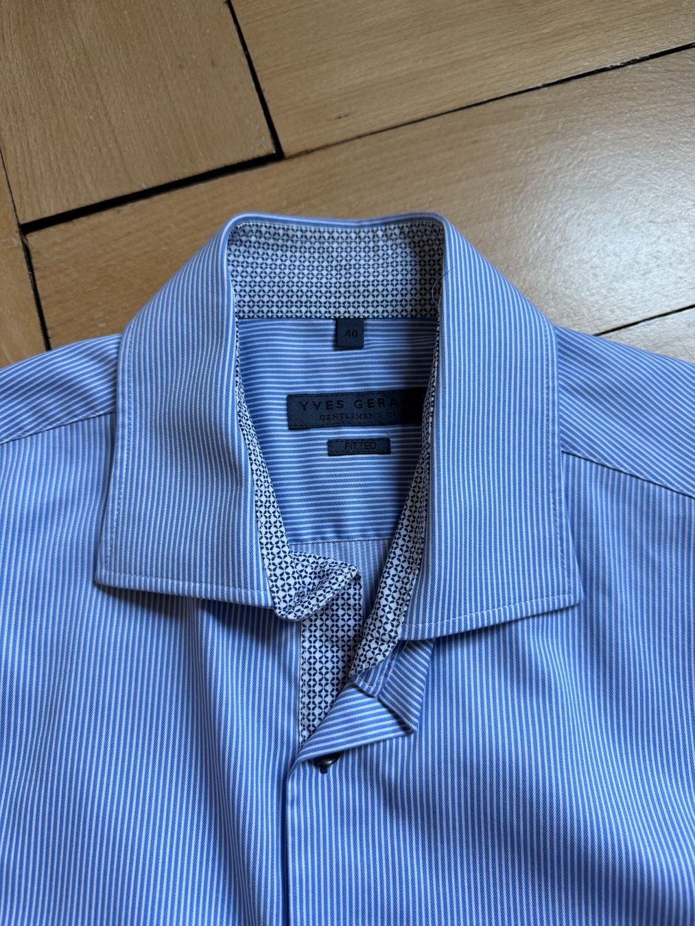 Camicie: YVES GERARD - Hemd blau-weiss gestreift 40 – Usato da Zürich venduto da Diazaio 1