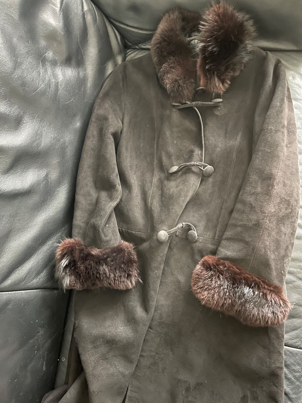 Mäntel: Wild leder  vintage – Gebraucht aus Hinterkappelen von lid_9h7j