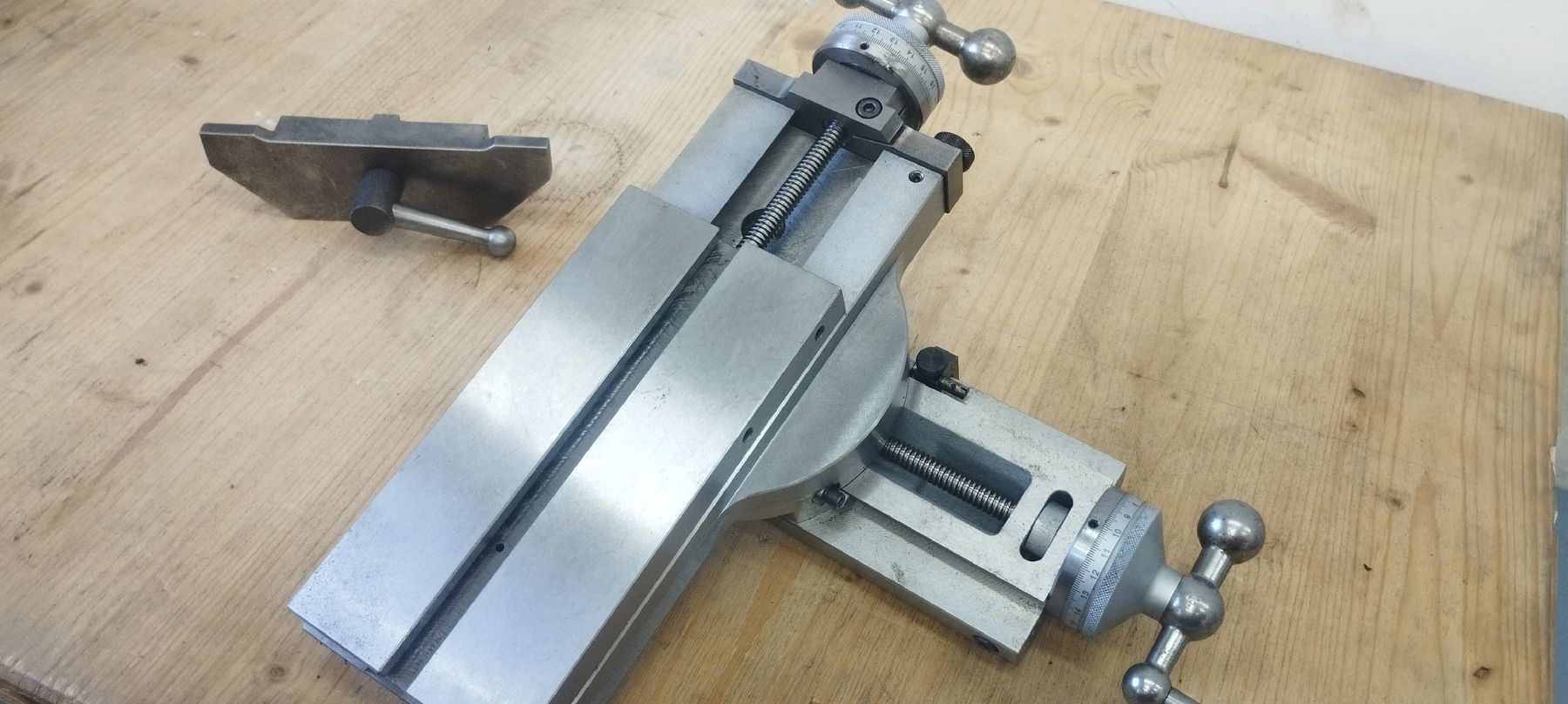Schaublin Metall- & Schlosserei Sonstiges: Chariot Schaublin 102 NEUF de stock – Neu (gemäss Beschreibung) aus Le Lieu von Watch_Mike_Ing 2