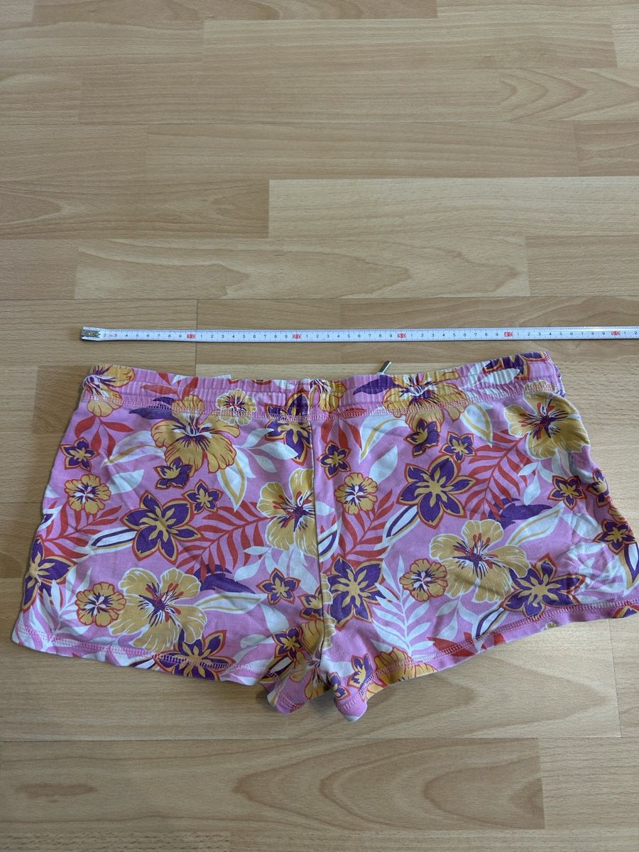 H&M Hosen: H&M L.O.G.G. Shorts mit Blumenmuster, Grösse M – Gebraucht aus Biel/Bienne von SandraDG 1