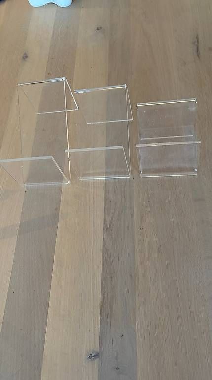 Altro in Decorazioni & Accessori: Plexiglasshalter, 3 verschiedene Grössen – Usato da Bottighofen venduto da con_6lgw