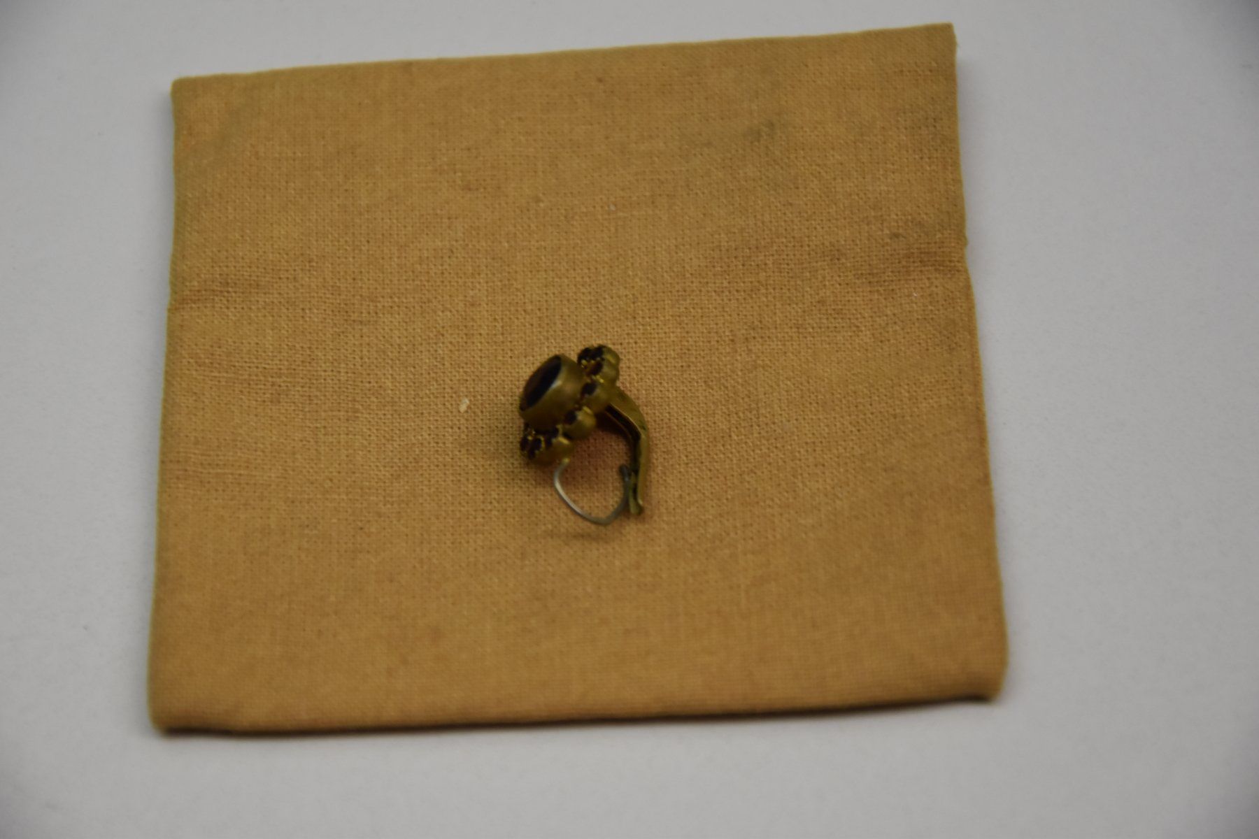Orecchini pendenti & Orecchini a lobo: Ohrring mit Granaten alt Vintage – Usato da Illighausen venduto da Friedrich0 2
