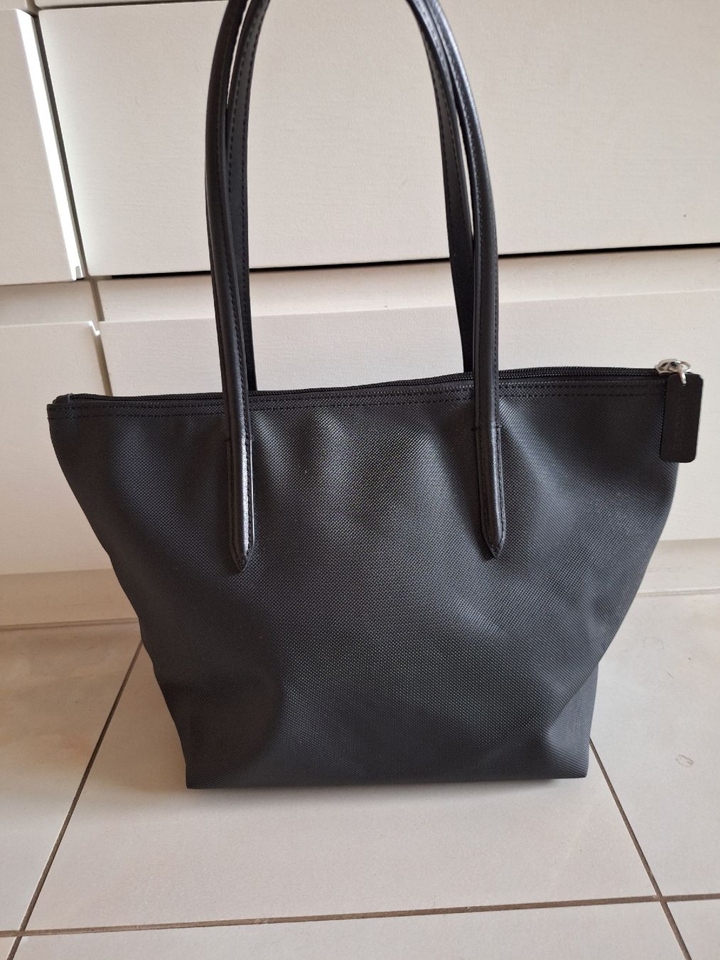 Lacoste Taschen für Damen: Lacoste Shopper, Handtasche schwarz – Neu (gemäss Beschreibung) aus Sursee von Schuepbi 2