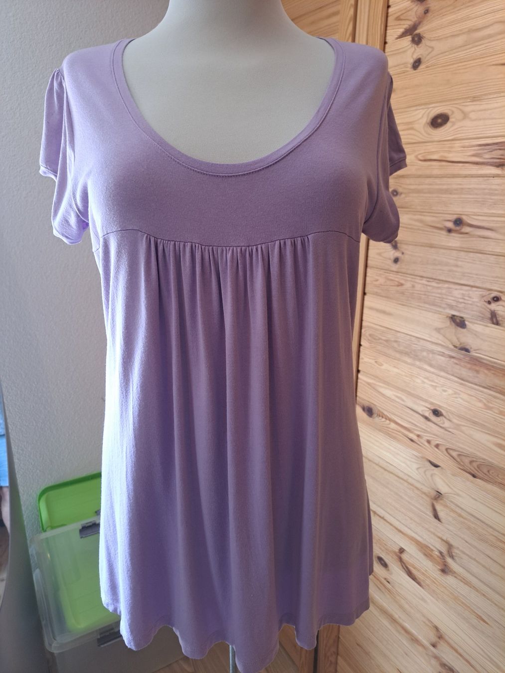 T-shirts: Damenshirt, helllila von Angels, gr. 40 – D'occasion à Rafz par MuriFinn