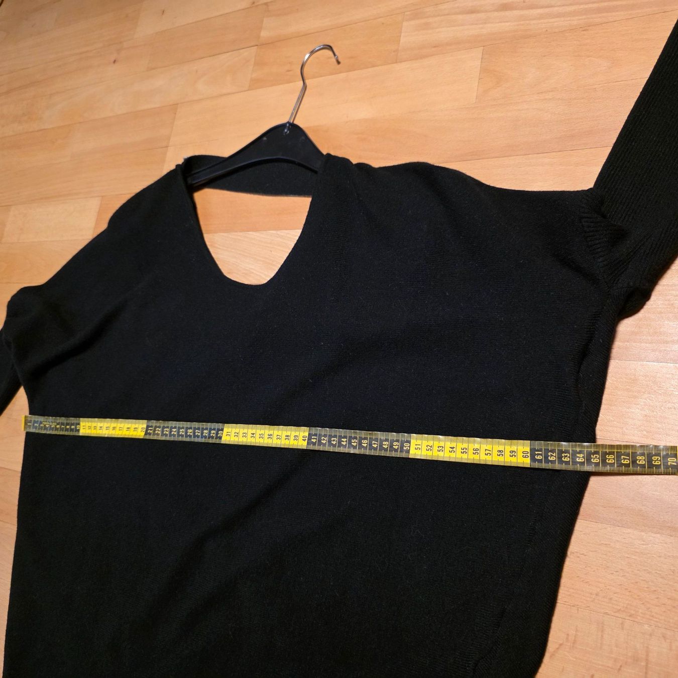 Maglioni & Felpe: Schwarzer Pullover 38/40 länger mit Detail – Usato da Wald ZH venduto da CapLux 7
