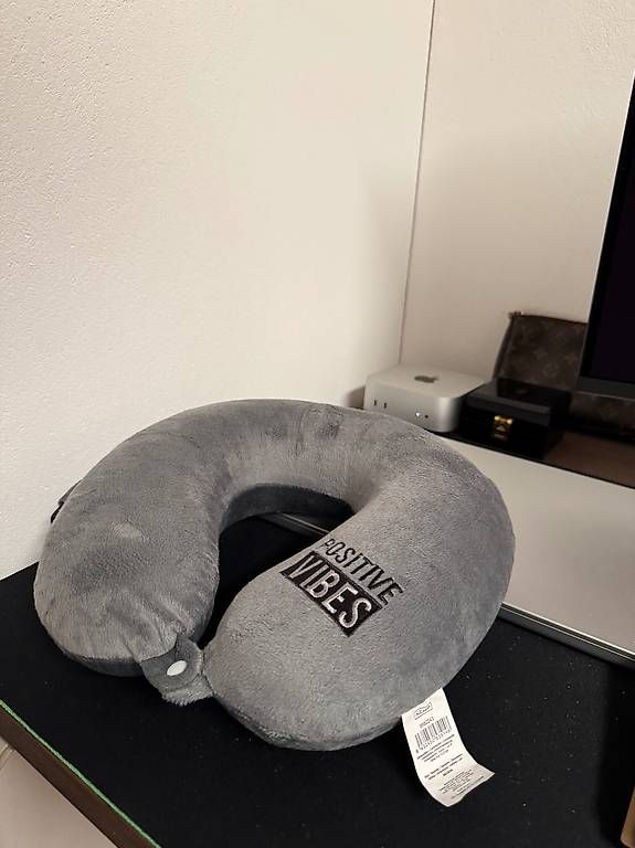Cuscini: Travel Neck Pillow – Nuovo (secondo la descrizione) da Schübelbach venduto da Rahnmont 3