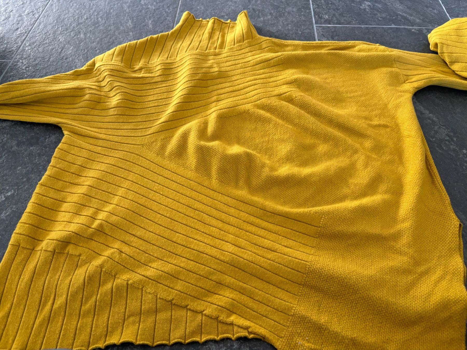 Maglioni & Felpe: Pullover - gelb-grün ~ Gr. S/M – Usato da Stadel venduto da Chanel_5 2