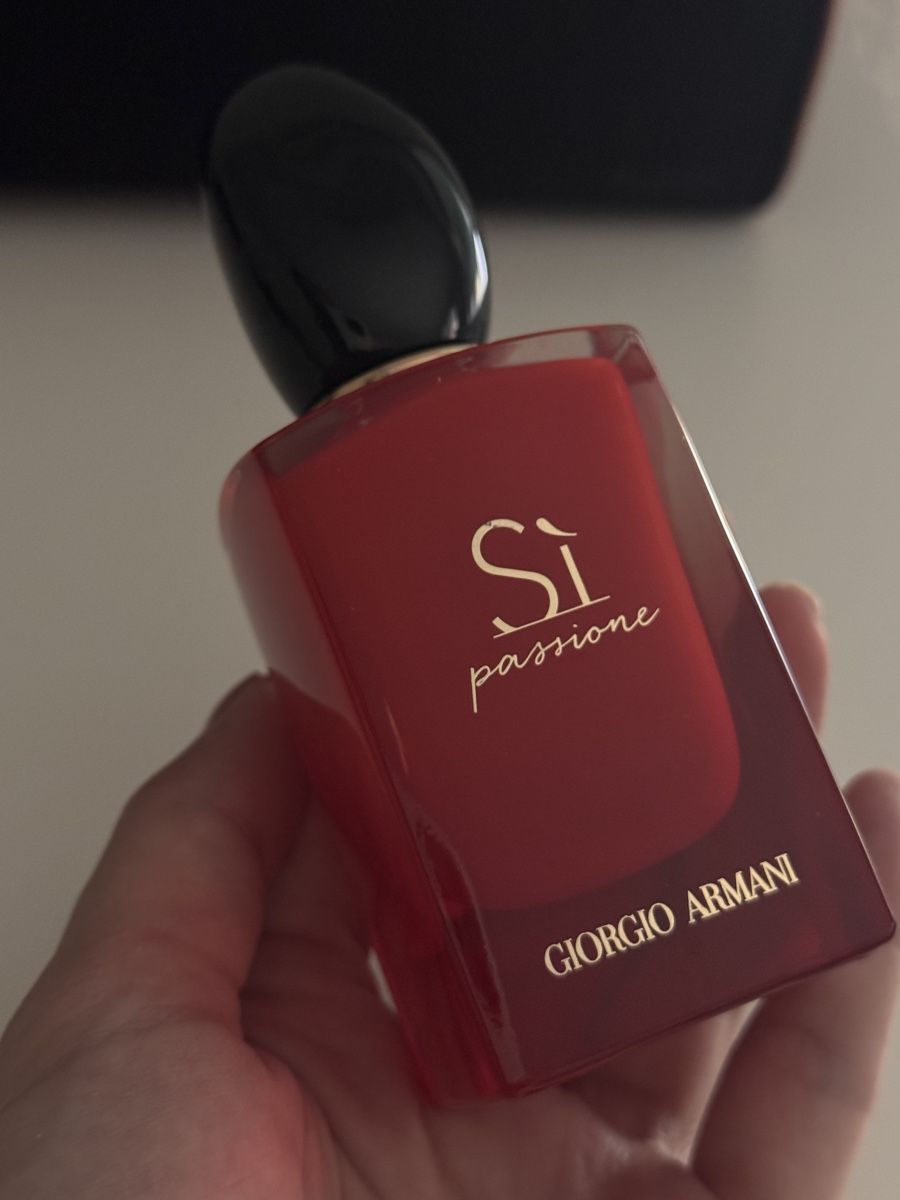 Armani Parfums & Eau de Toilette: Parfum Armani Si Passione – D'occasion à Ottenbach par ul9_vq6l 1