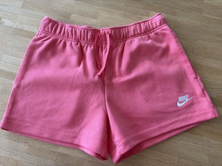 NIKE Wommens Femme Shorts Farbe Pink Grösse M NEU