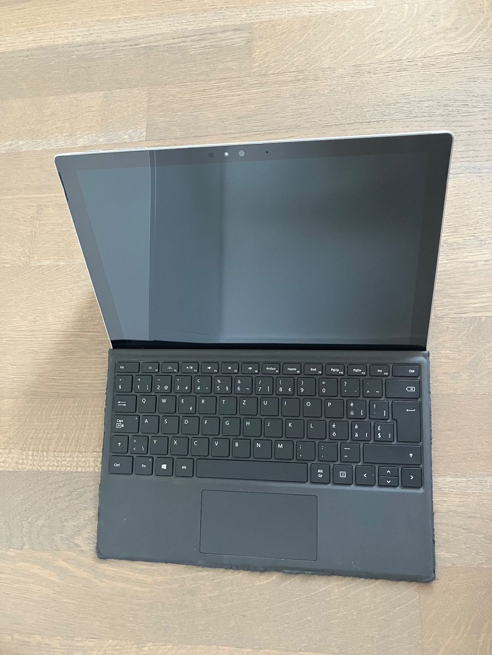 Microsoft Notebooks: Microsoft Surface Pro 4 mit i5 CPU inkl. Ladegerät und Stift – Defekt aus Kloten von dkra