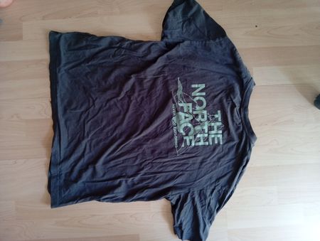 T-shirt The North Face gris état d'usage correct