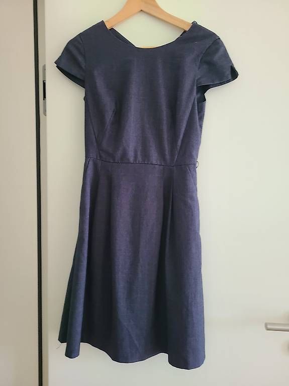 Vestiti: Robe - business look - taille 34 – Nuovo e nell'imballaggio originale da Fribourg venduto da MDRNTY