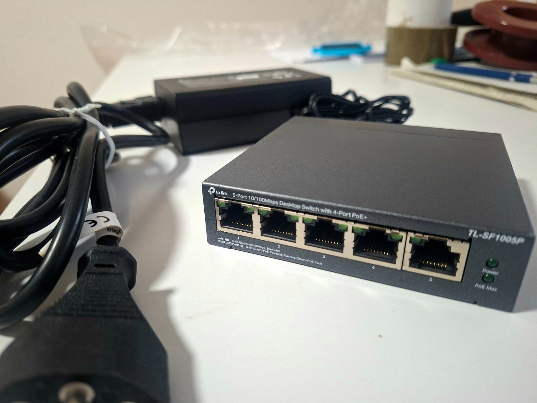 TP-Link Hubs & Switches: TP-Link TL-SF1005P – D'occasion à Uetikon am See par boxtoni 2