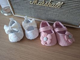 Babyschuhe Set zwei Paar weiss rosa Stoff