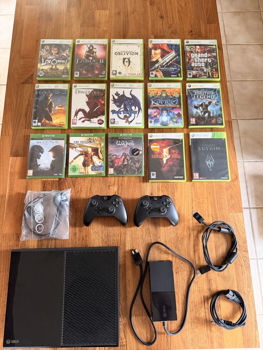 Microsoft Console: Xbox One + 2 Controller + 15 Spiele + Zubehör – Usato da Malters venduto da Sephiroth2th