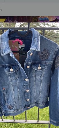 Jeansjacke Denim mit Stickerei blau neu mit Etikett