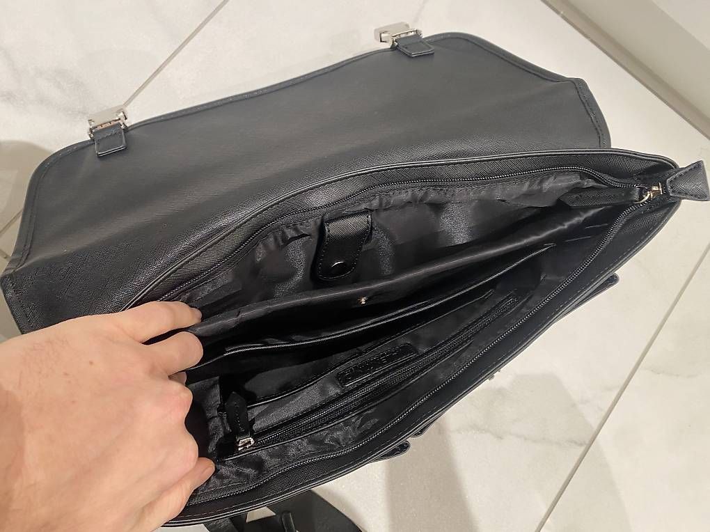 Valentino Borse: Valentino Echtleder Männertasche – Usato da Seengen venduto da dan_h9dw 2