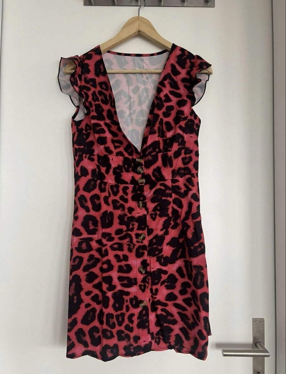 Robes: KLEID GRÖSSE S – Neuf (Voir description) à Dübendorf par ali_g7p8