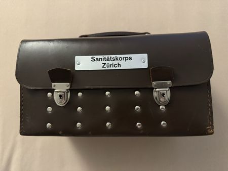 Sanitätskorps Zürich historisches Köfferchen mit Inhalt