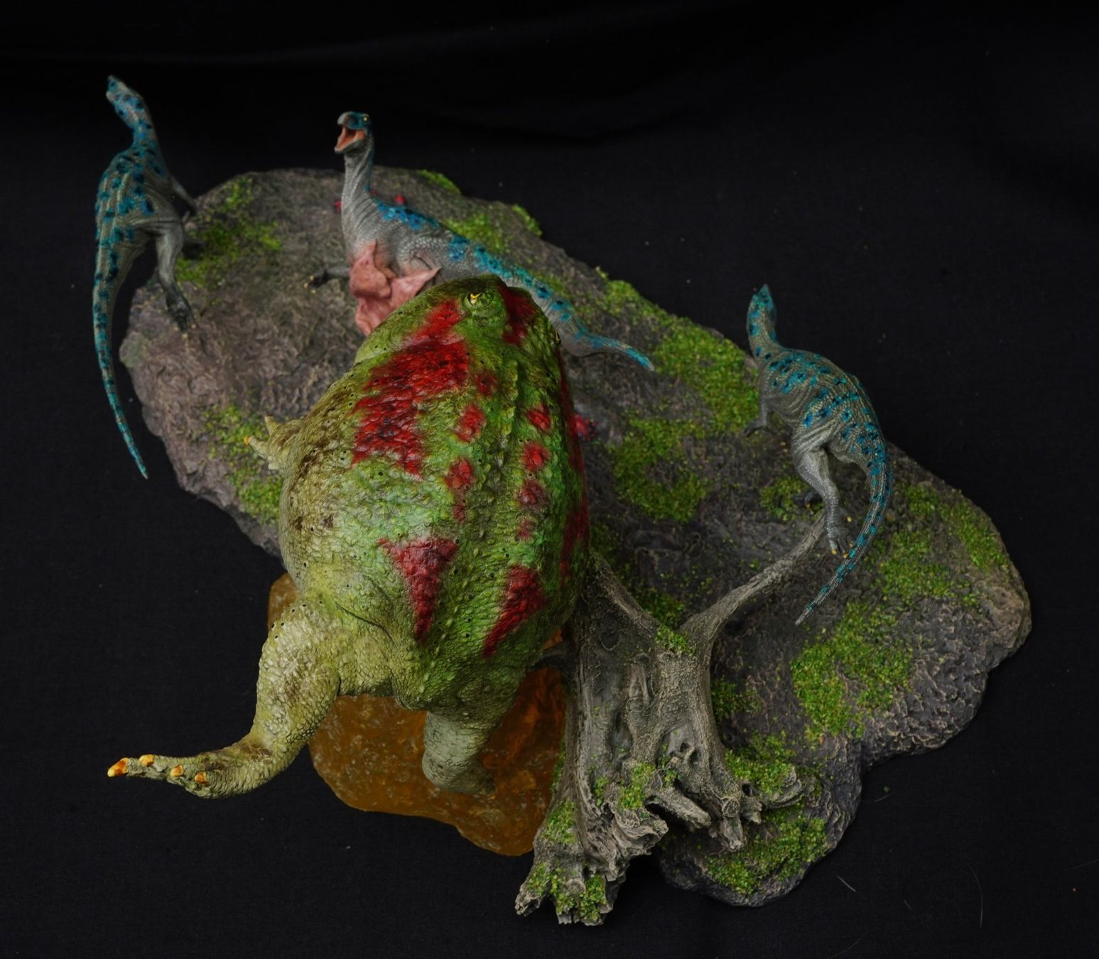 Figuren: Beelzebufo vs. Masiakasaurus 1:5 by SenSen – Gebraucht aus Selzach von Ataraxus 5