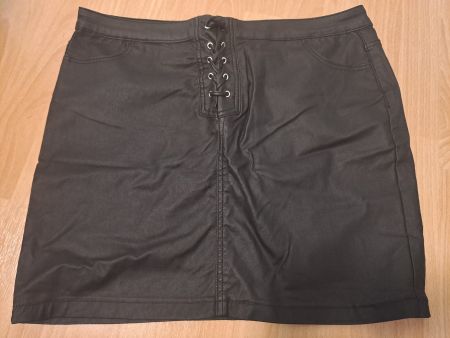 Geschnürter Minirock, schwarz