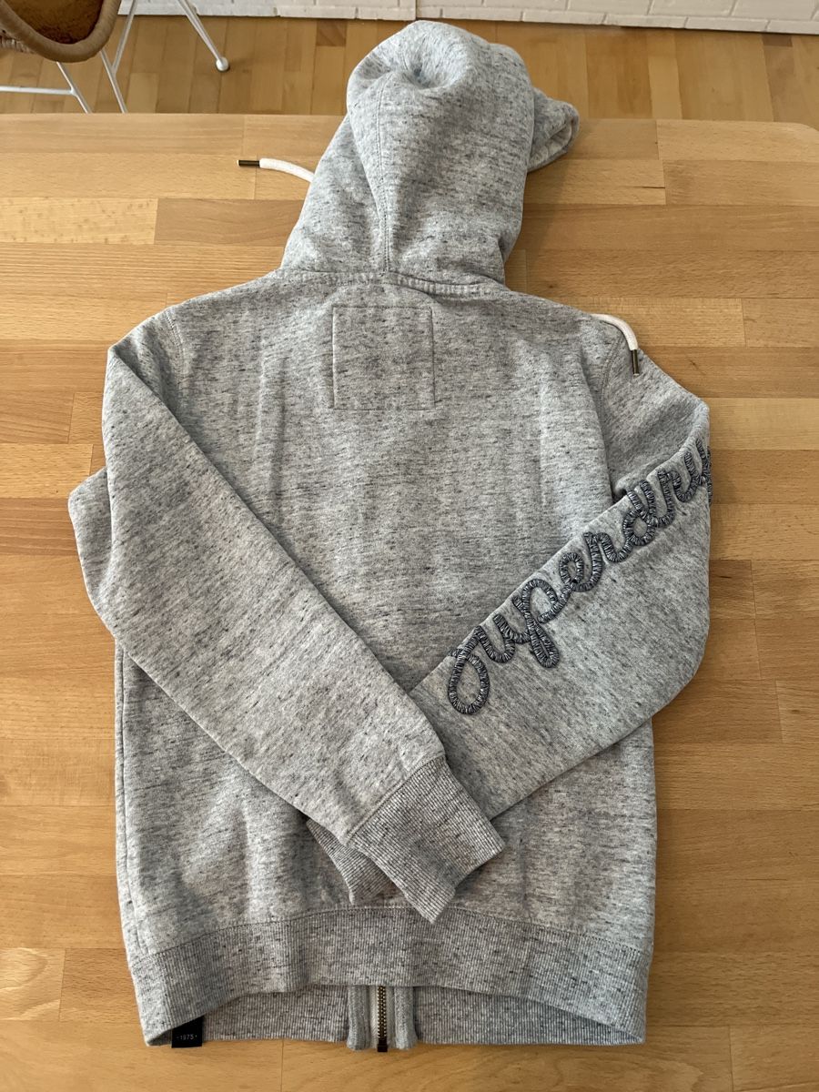 Superdry Maglioni & Felpe: Superdry | Grey Hoodie, Size S – Usato da Zürich venduto da ecracco 2