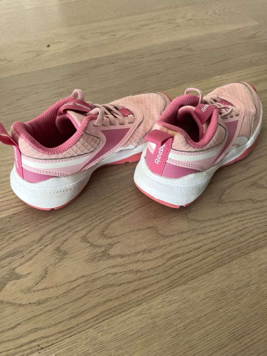 Reebok Scarpe per ragazze: Reebok Sneaker Gr.29 – Usato da Brütten venduto da Aerox82 2