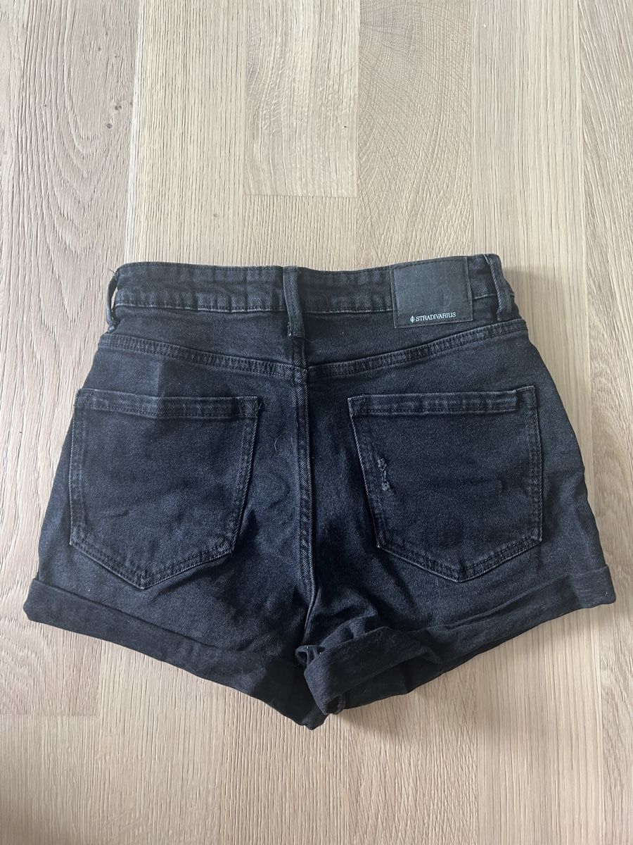 Stradivarius Jeans: Hotpants Stradivarius, Grösse 38 – Usato da Stein am Rhein venduto da Selomelo. 1