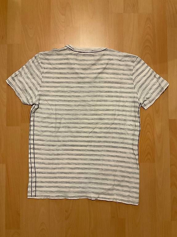 T-Shirts: Garcia Jeans T-Shirt – Gebraucht aus huttwil von care.b 2