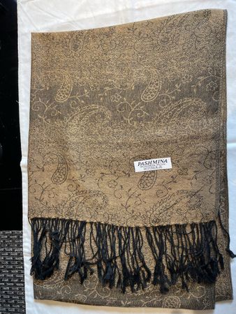 Elegant Pashmina & Silk Scarf - Warm Winter Accessory!