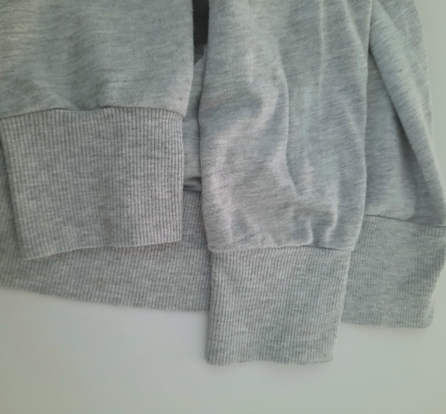 Maglioni & Felpe: Disney Mickey Mouse Kapuzenpullover, Wie Neu! – Usato da Zürich venduto da RE-USE-ZURZACH-Care 4