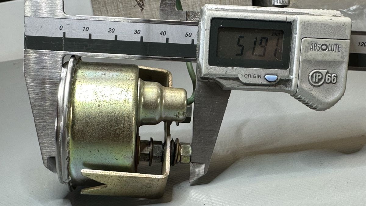 Tutti i ricambio: Vintage Einbauinstrument Auto: Amperemeter +/- 50A – Usato da St-Gingolph venduto da Edgar1920 3