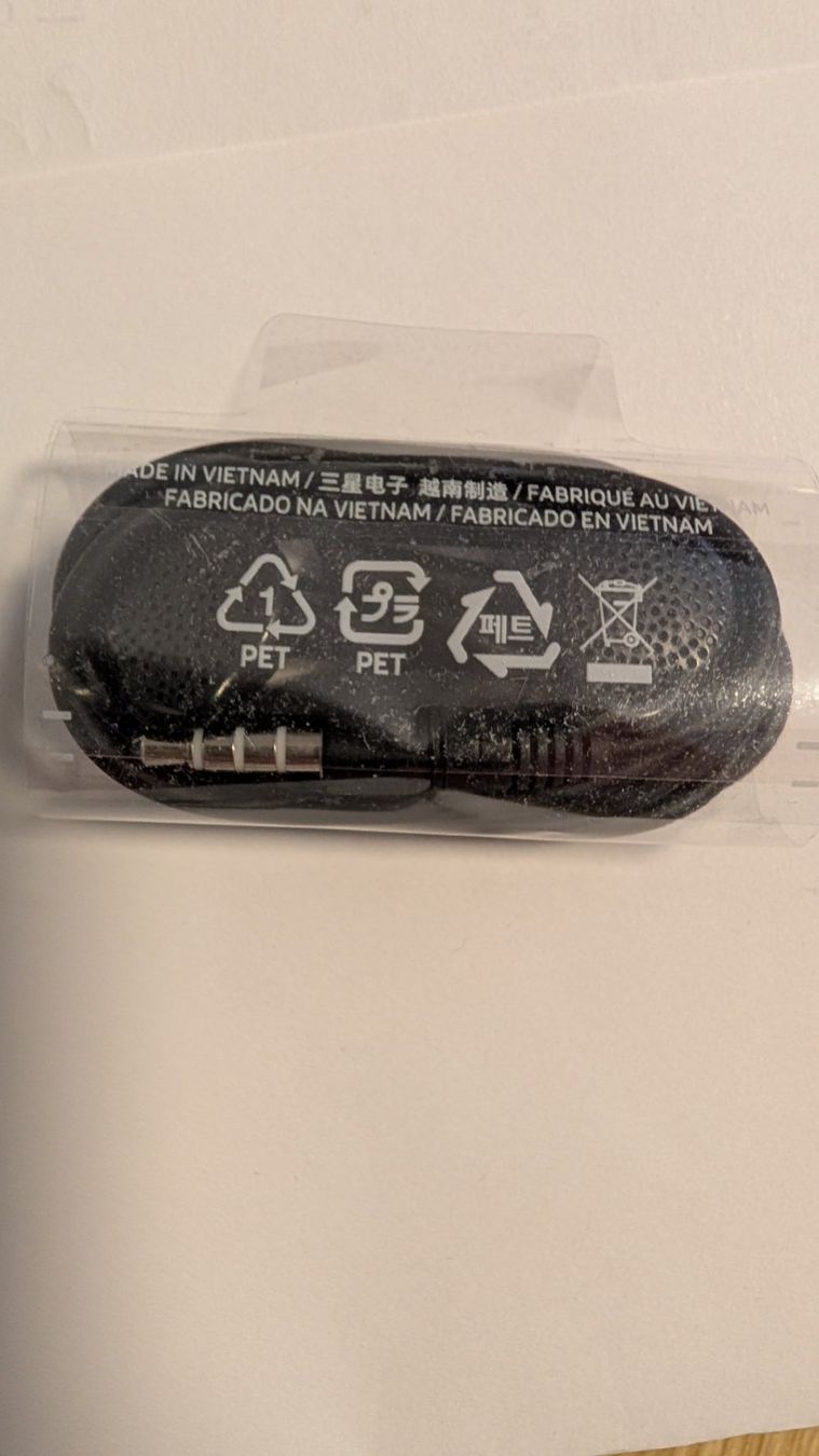 Kabel: Netzwerkkabel und Kopfhörer – Neu und originalverpackt aus Vaduz von coconutgrove 3