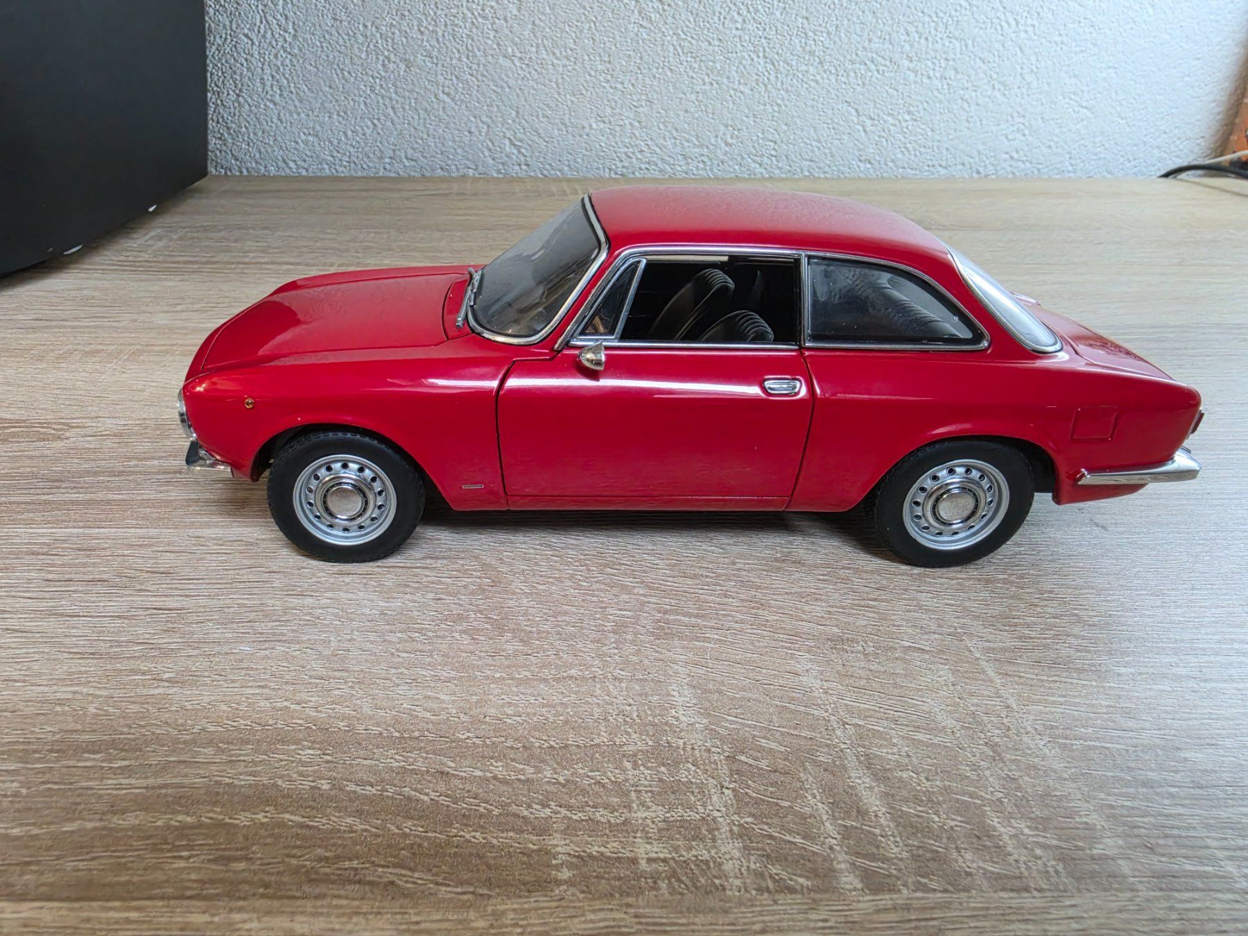 Kit di modellismo & Modellini statici: Alfa Romeo GT 1300 Junior Autoart – Nuovo (secondo la descrizione) da Bellikon venduto da Kekko11 1