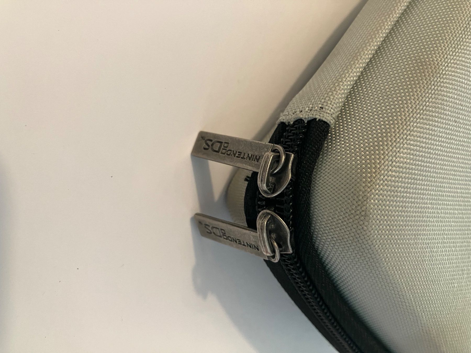 Nintendo Console: Etui Nintendo DS – Usato da Ecublens VD venduto da Le_marchand_geek 2