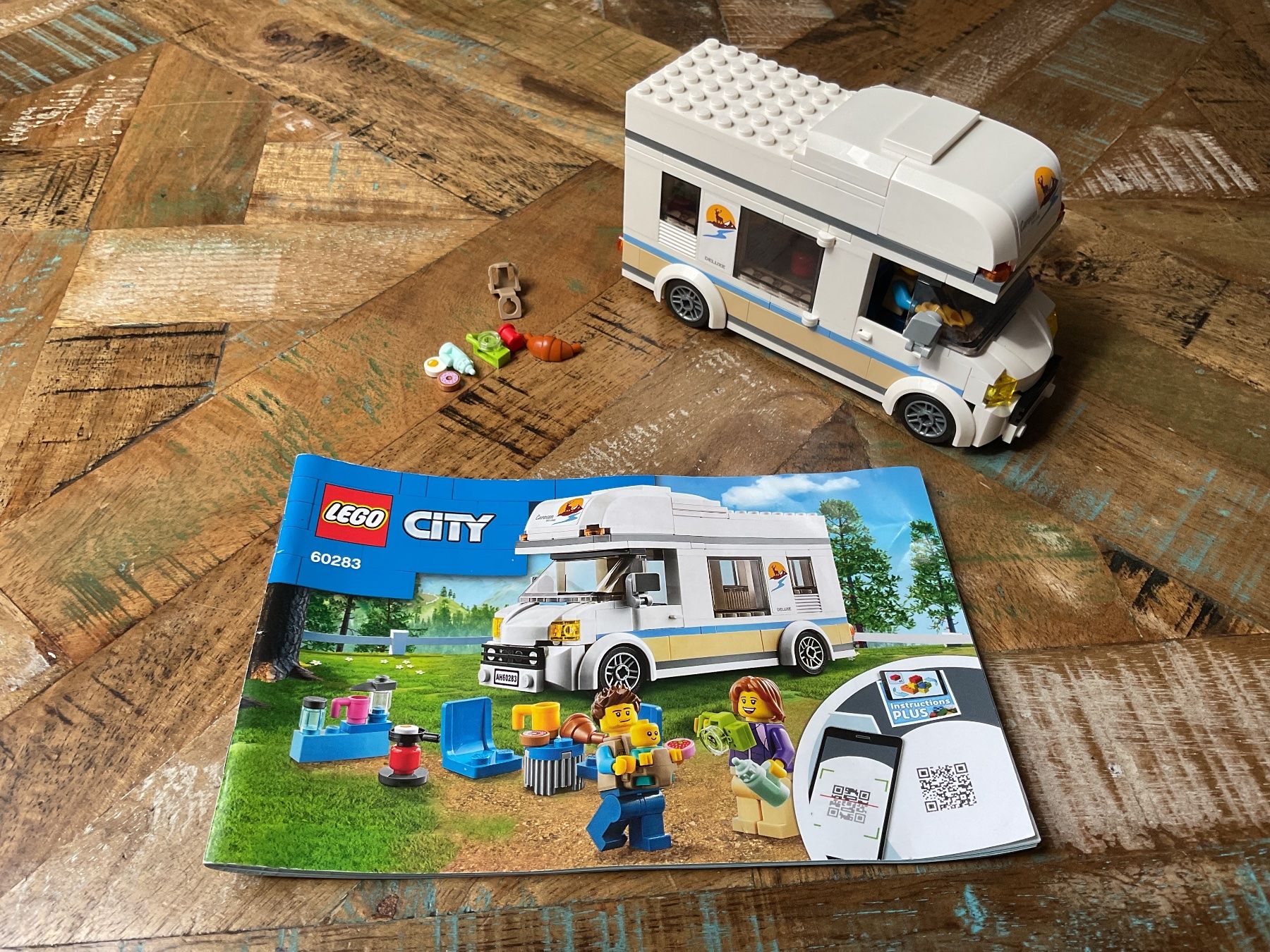Lego Giocattoli: LEGO City 60283 Ferien-Wohnmobile – Usato da Bachenbülach venduto da Sybeco
