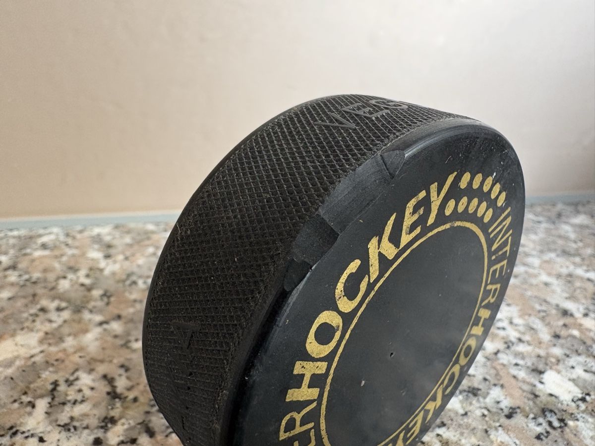 Palloni: Alter SCB Eishockey Puck – Usato da Attiswil venduto da Samantil 2