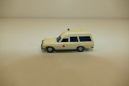 Wiking 1:87: Mercedes-Benz 200 Krankenwagen