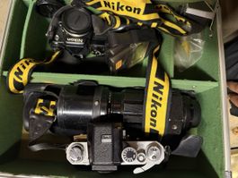 Nikon Kamera Set mit Objektiv in Koffer akzeptabel