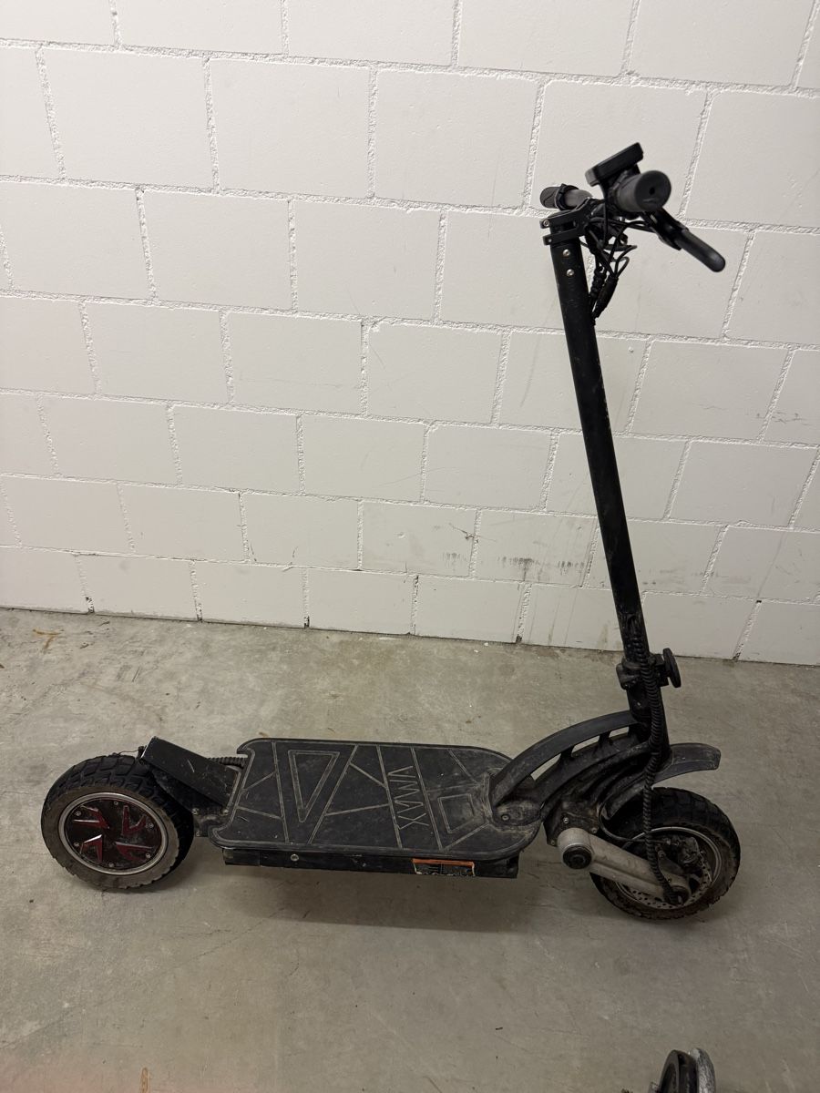 Veicoli elettrici: E scooter – Usato da Boniswil venduto da Tuningking222