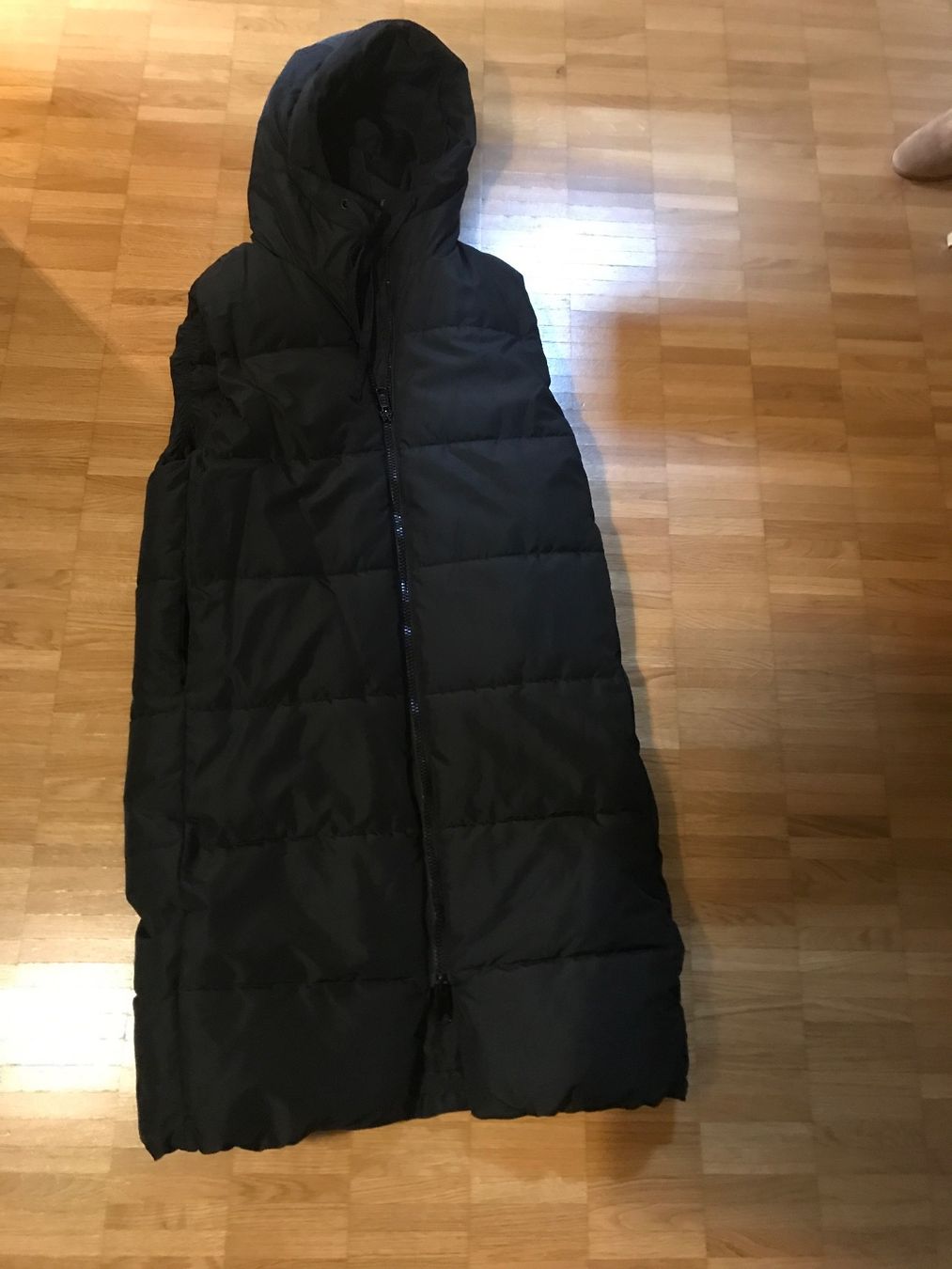 H&M Gilets & Westen: Langes schwarzes Gilet Gr XS – Neu (gemäss Beschreibung) aus St. Margrethen SG von kellenbh