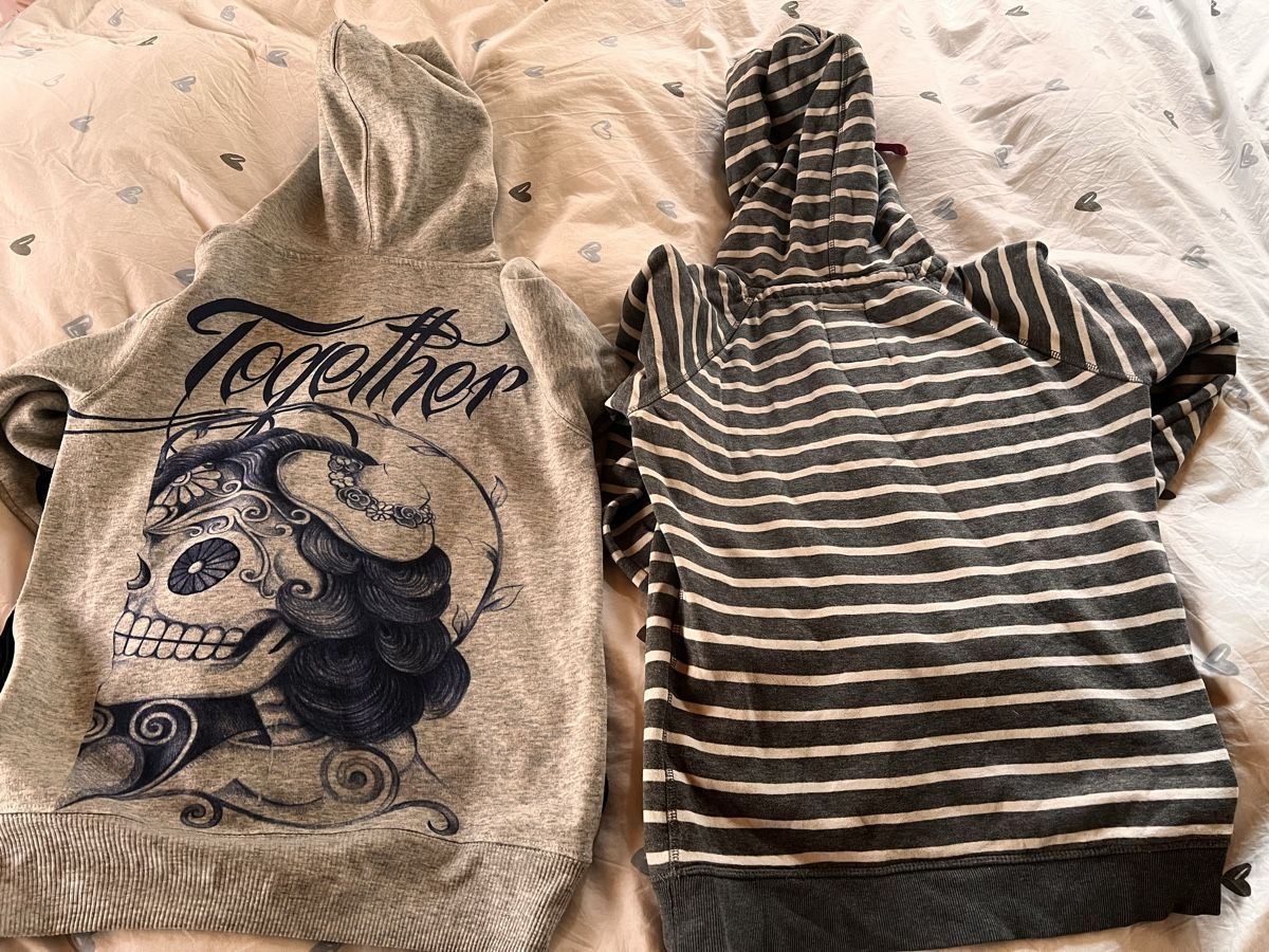 Pullover & Sweatshirts: 2er Set: Warme Hoodies / Kapuzenpullover, Grösse S – Gebraucht aus Walenstadt von Memphis04 1