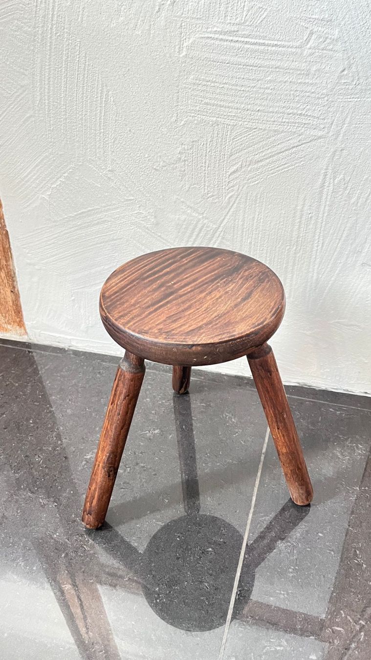 Sgabelli: Kleiner Midcentury Hocker aus Eichenholz – Usato da Richterswil venduto da 0207lifestyle